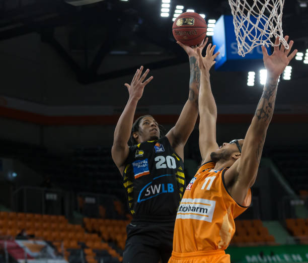 在英超赛季 在英超赛季