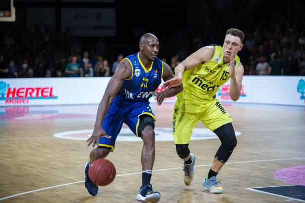 本土球员逐 本土球员逐