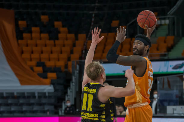 始在国际赛 始在国际赛